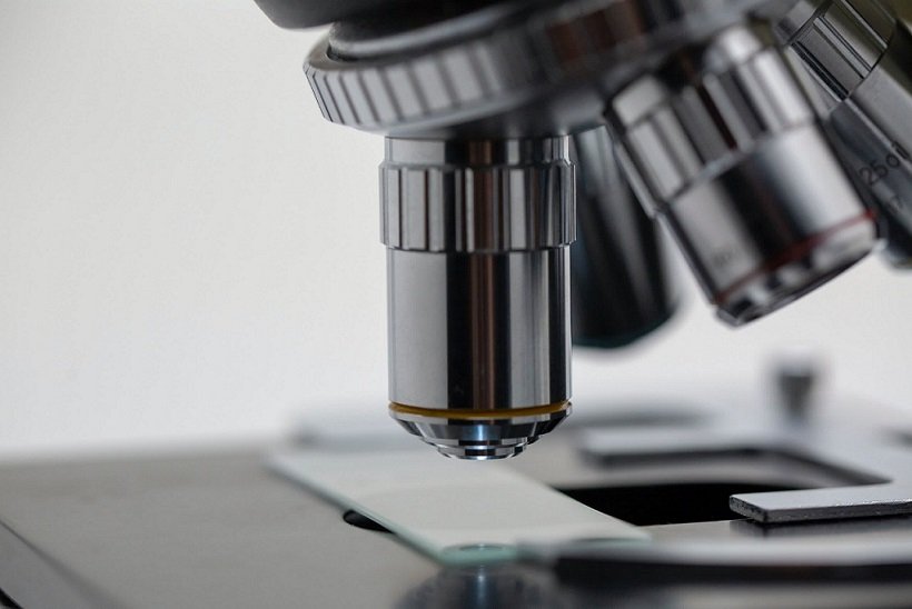 Google to help detect cancer, creating a microscope AI and AR