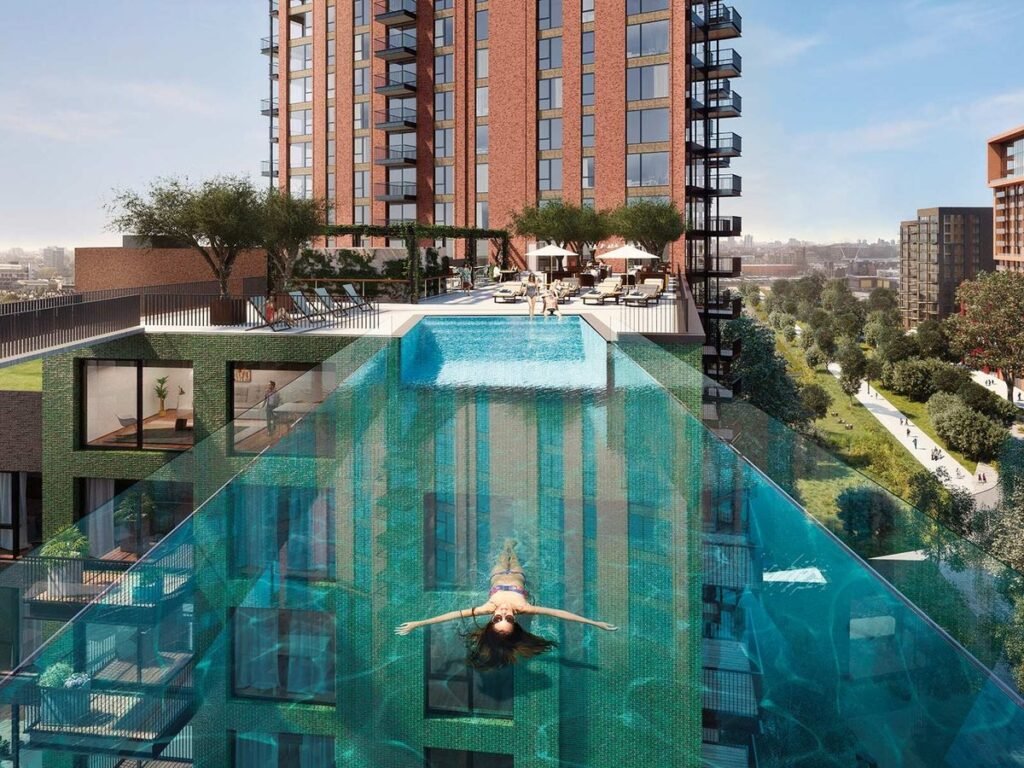 World's First 'Floating Swimming Pool' at 115ft above the ground London